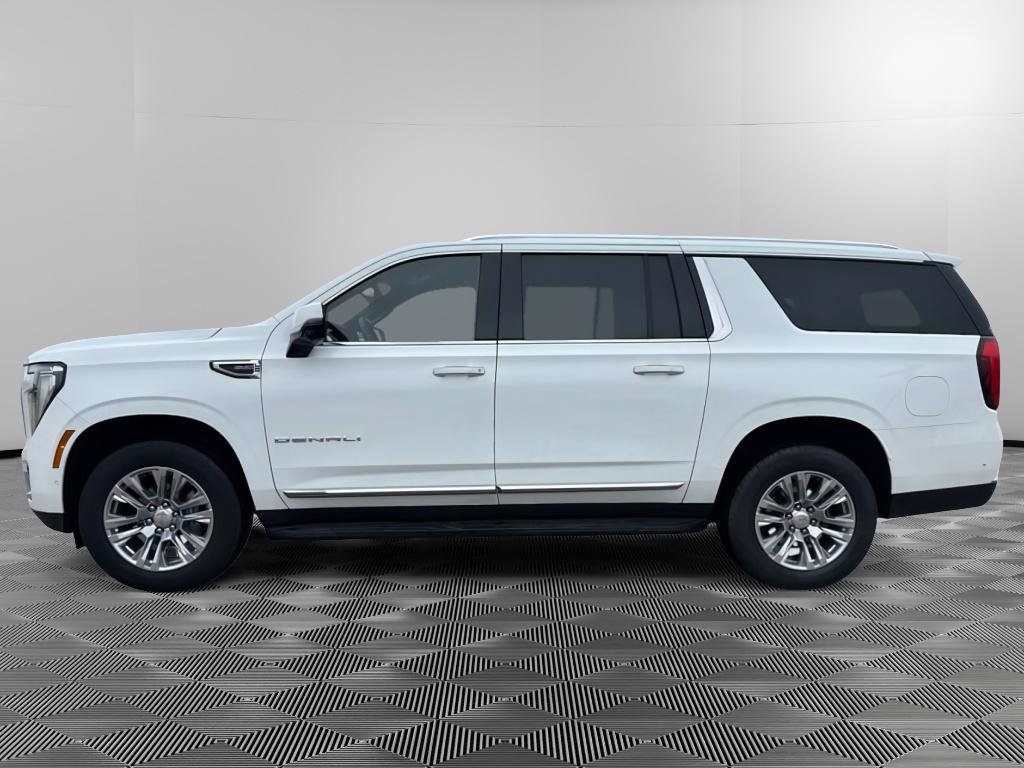 Used 2025 GMC Yukon XL Denali AWD/4WD image 2