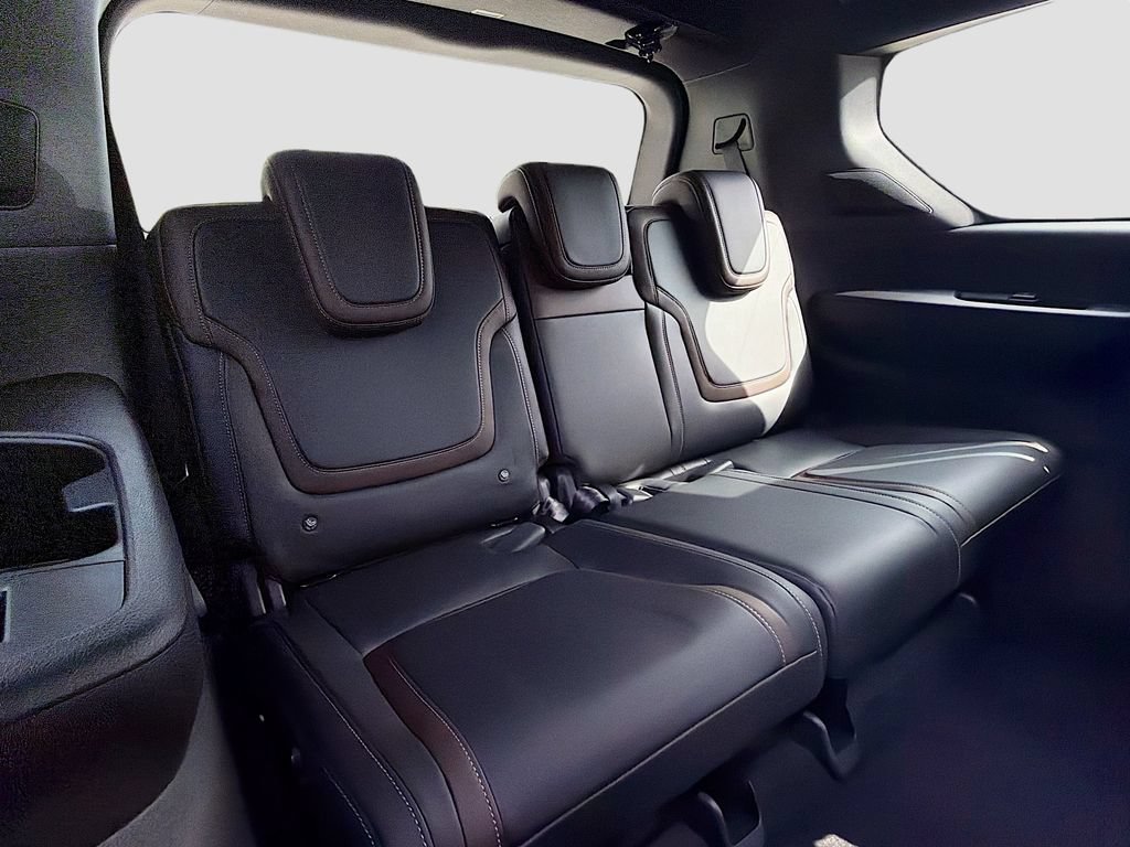 New 2026 Nissan Armada SL w/ Captain's Chari Seat Package RWD image 31