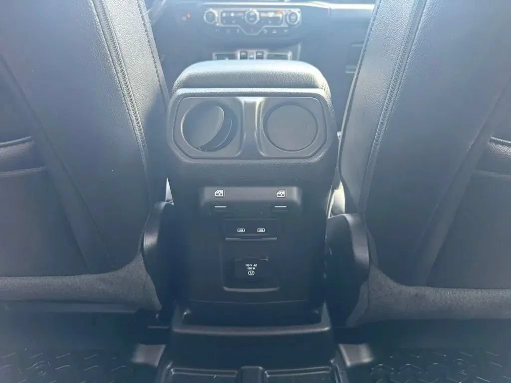 Used 2021 Jeep Wrangler Unlimited Sahara AWD/4WD image 19