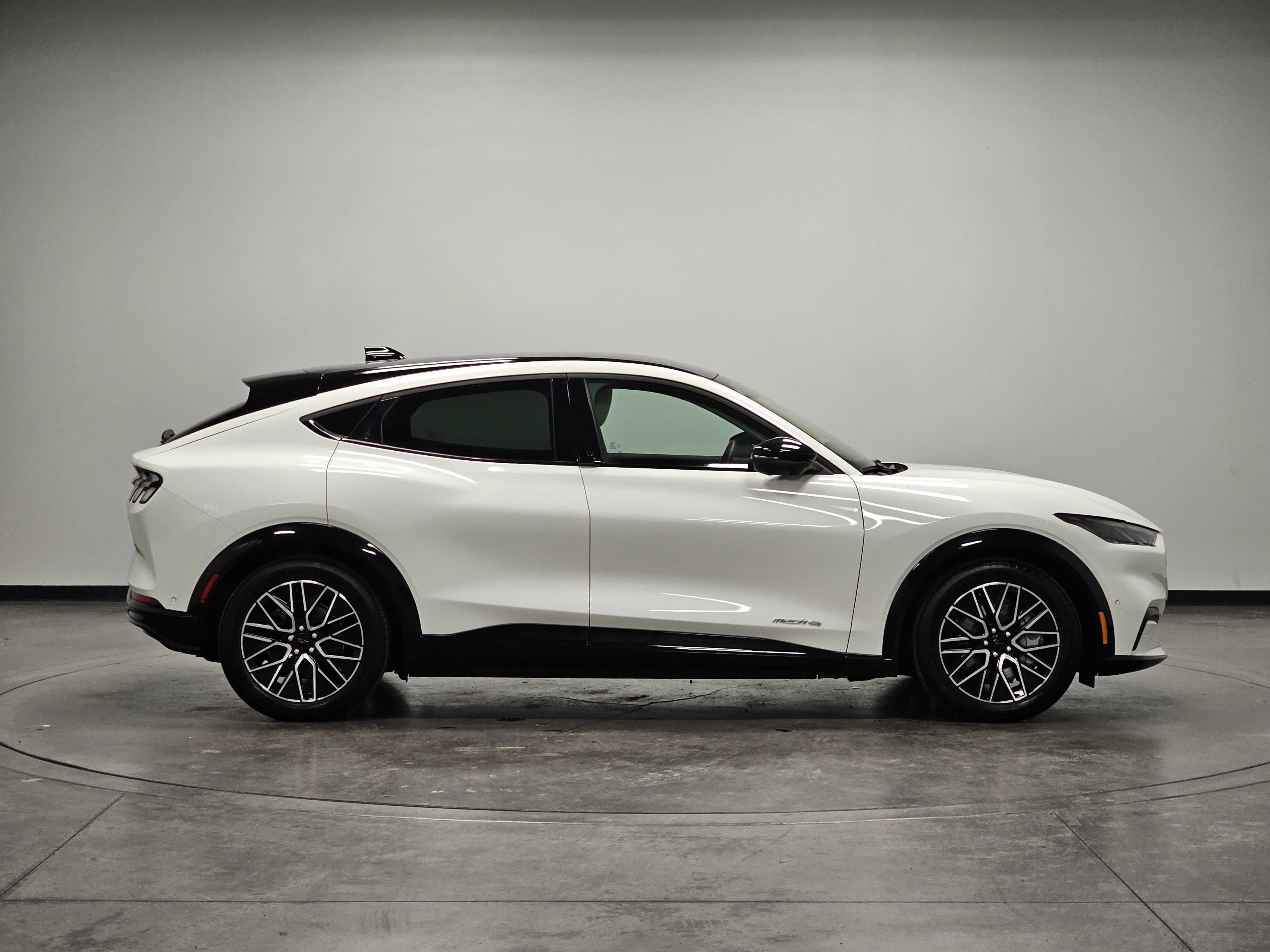 Used 2024 Ford Mustang Mach-E Premium image 9