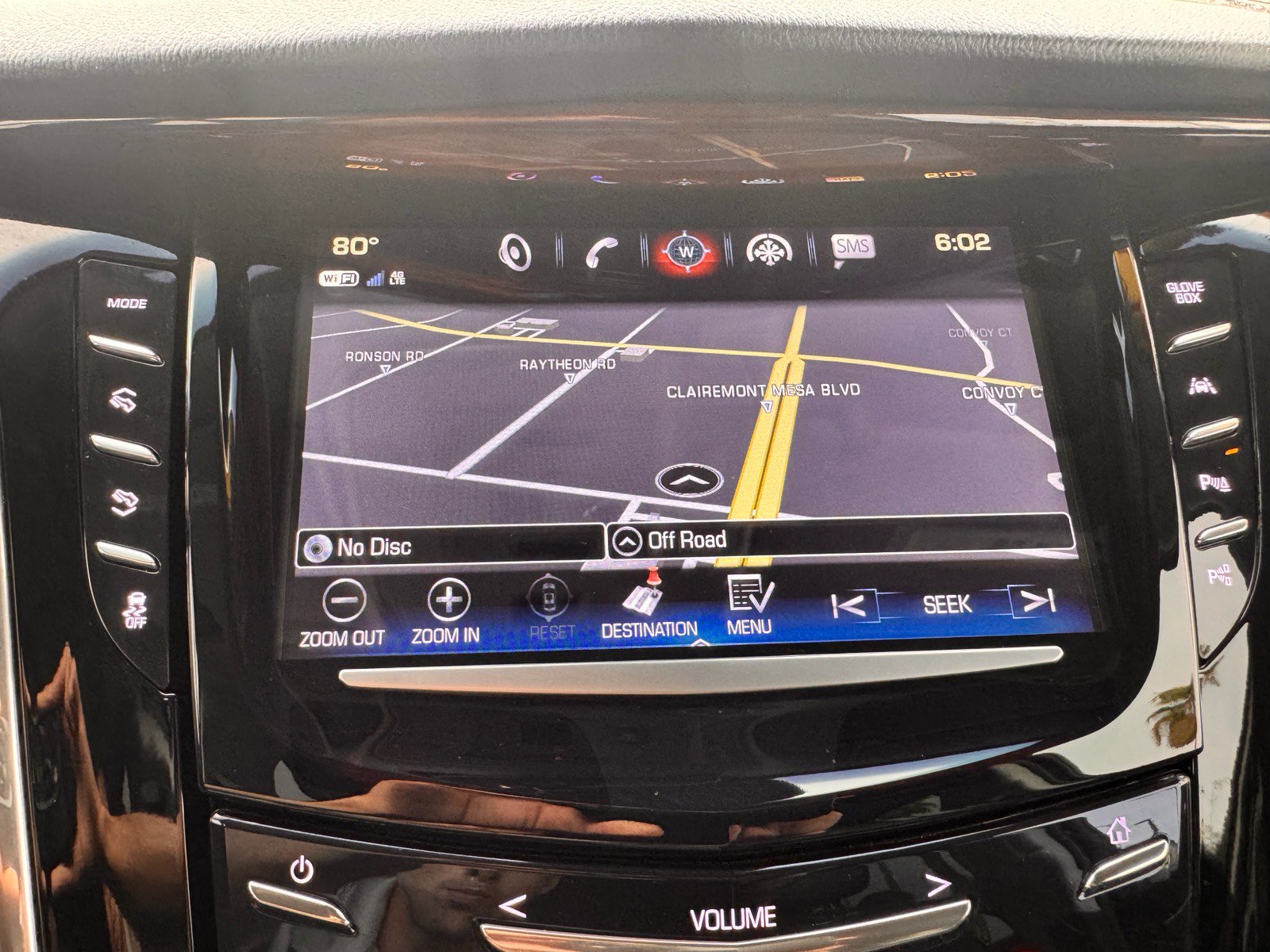Used 2018 Cadillac Escalade ESV Luxury AWD/4WD image 21