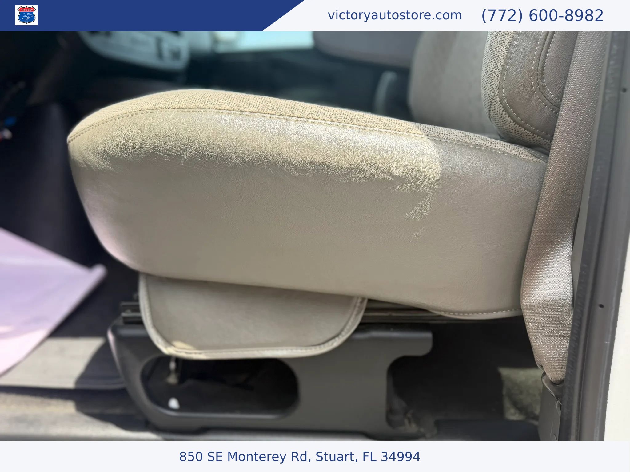 Used 2018 Chevrolet Express 3500 LT w/ LT Preferred Equipment Group RWD image 12