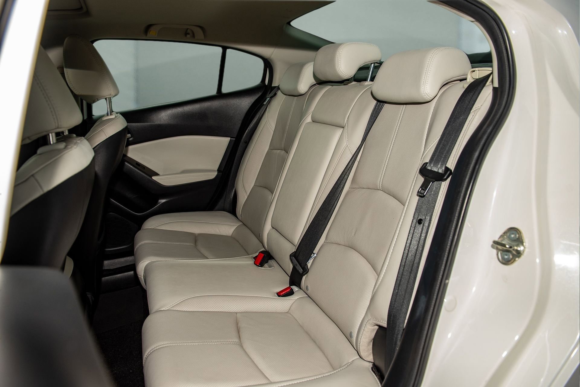 Used 2018 MAZDA MAZDA3 Grand Touring image 7