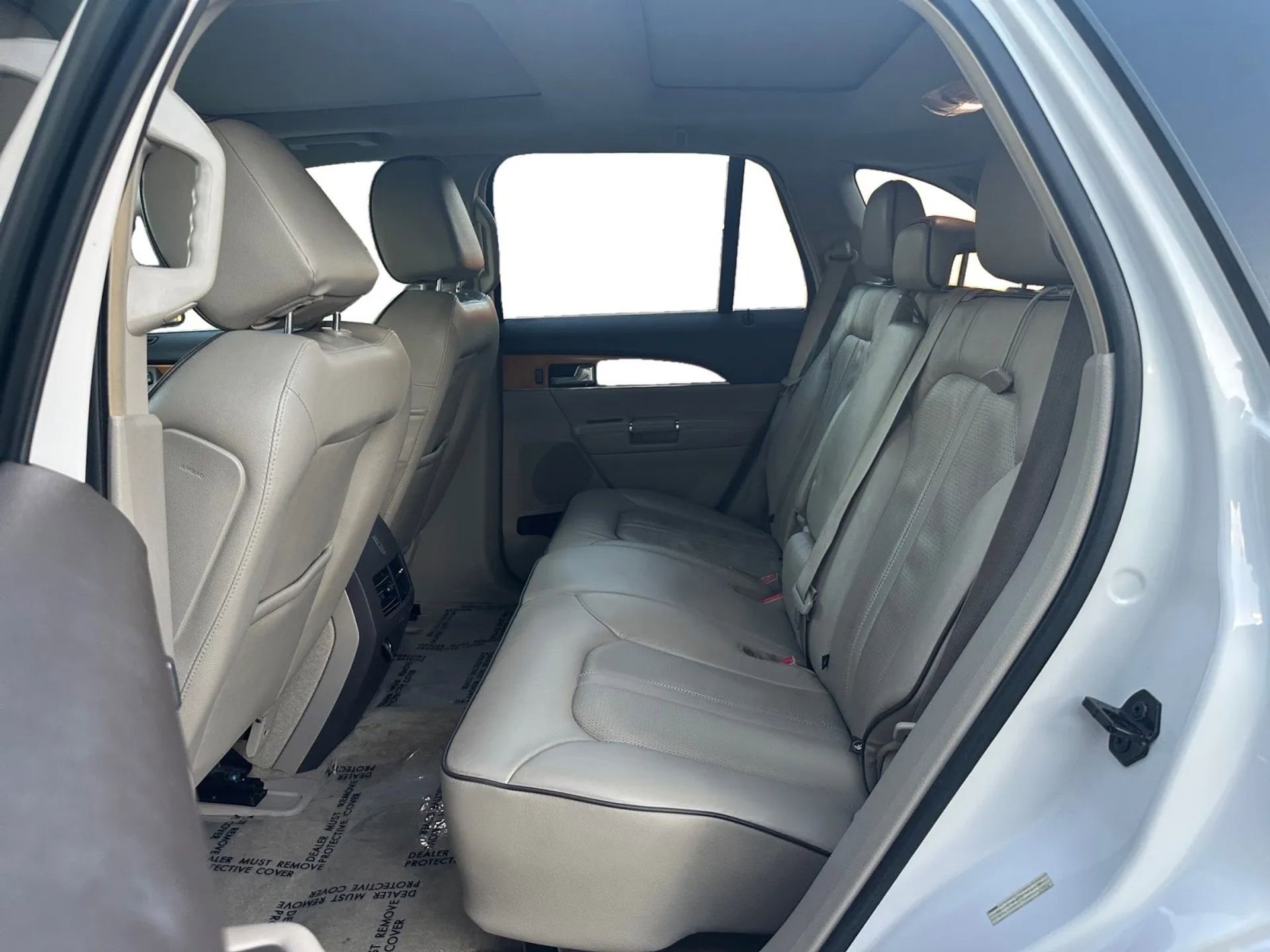 Used 2015 Lincoln MKX FWD w/ Equipment Group 102A image 18