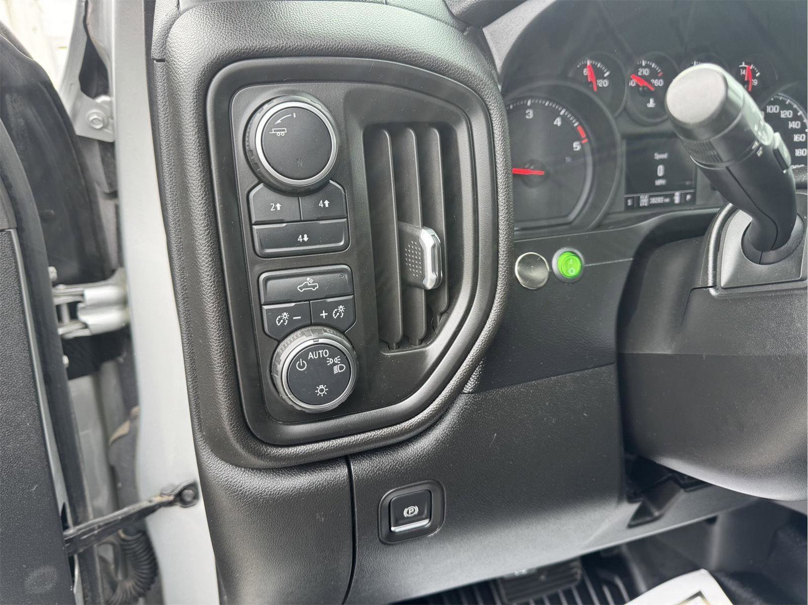 Used 2021 Chevrolet Silverado 2500 W/T w/ Gooseneck/5TH Wheel Package image 18