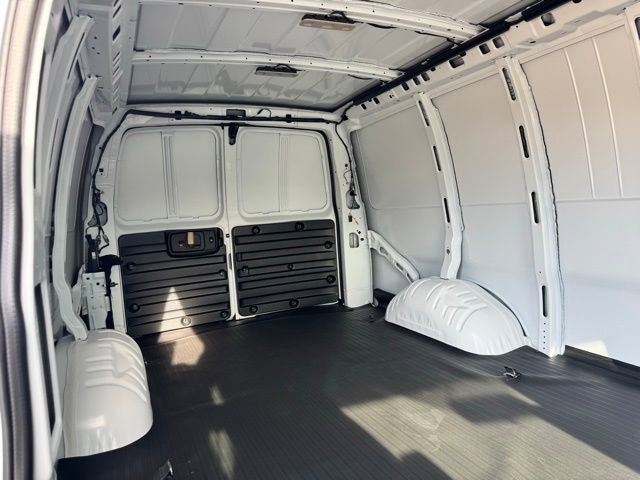 New 2025 Chevrolet Express 2500 Extended w/ Enhanced Convenience Package RWD image 11