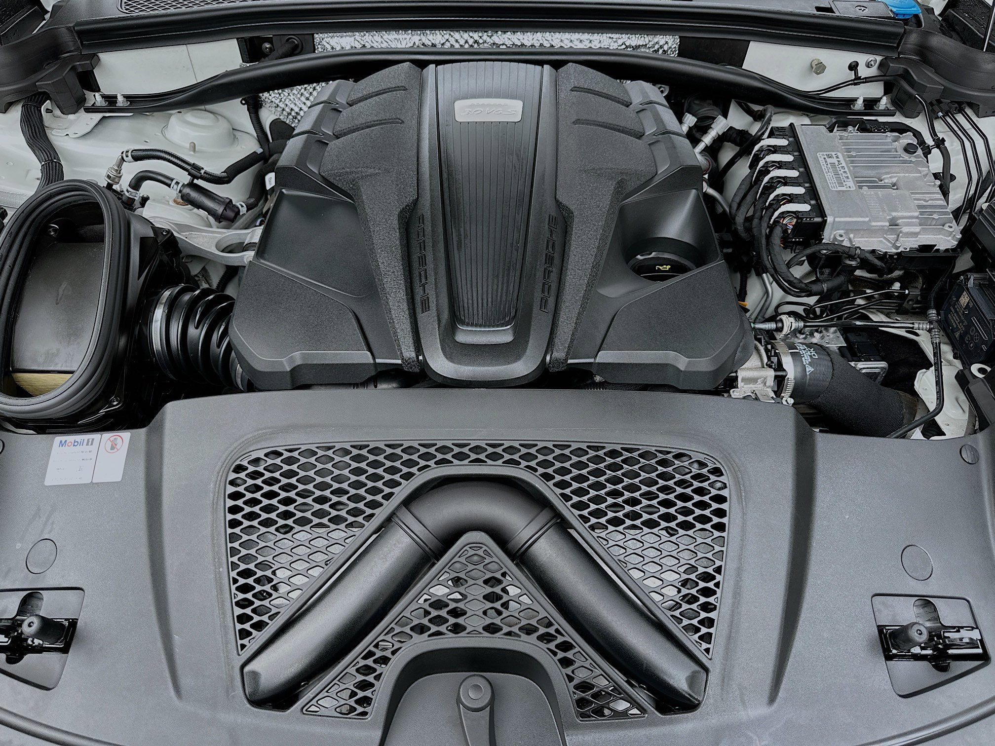 Used 2020 Porsche Macan S image 34