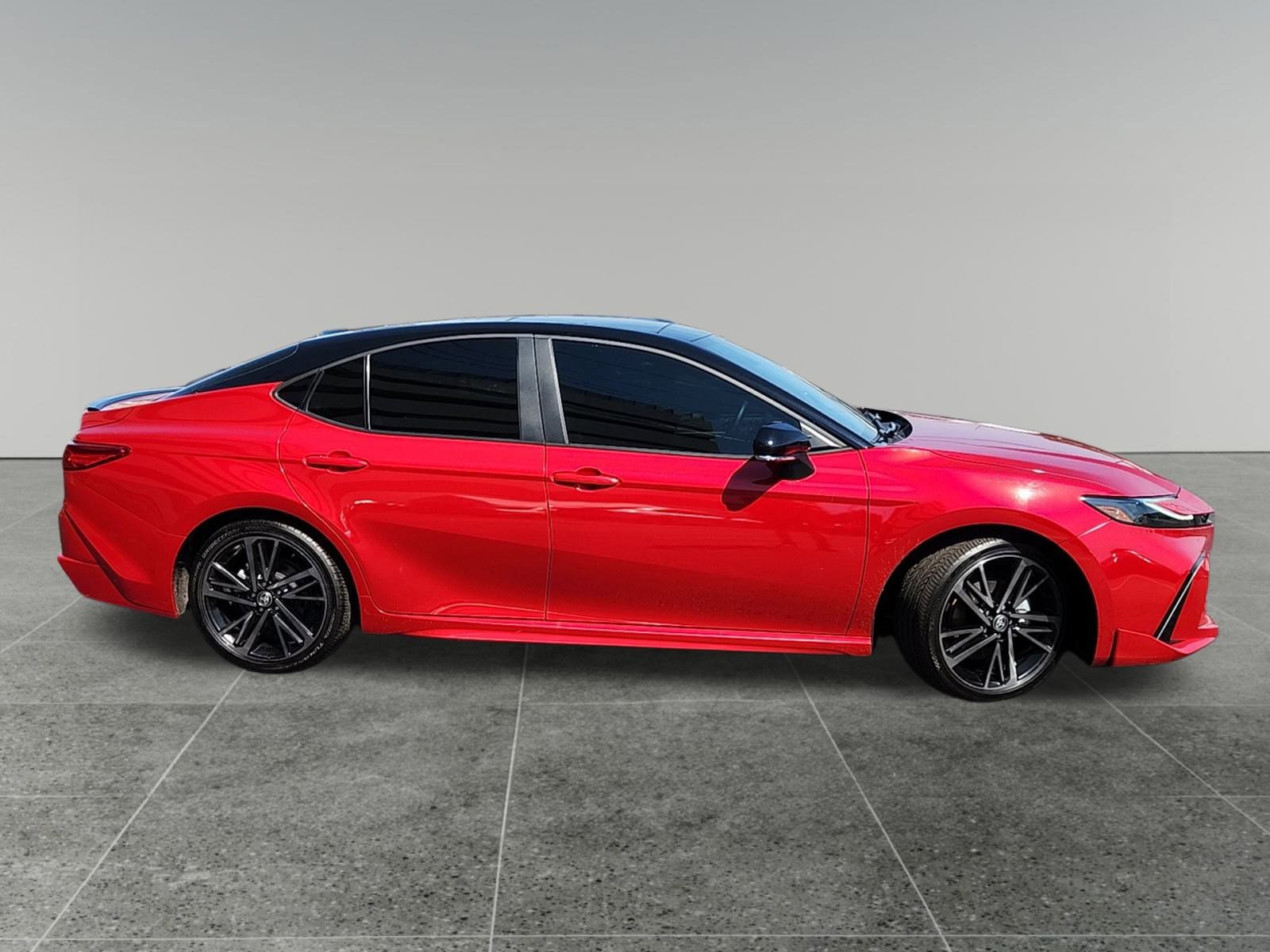 Used 2025 Toyota Camry XSE image 8