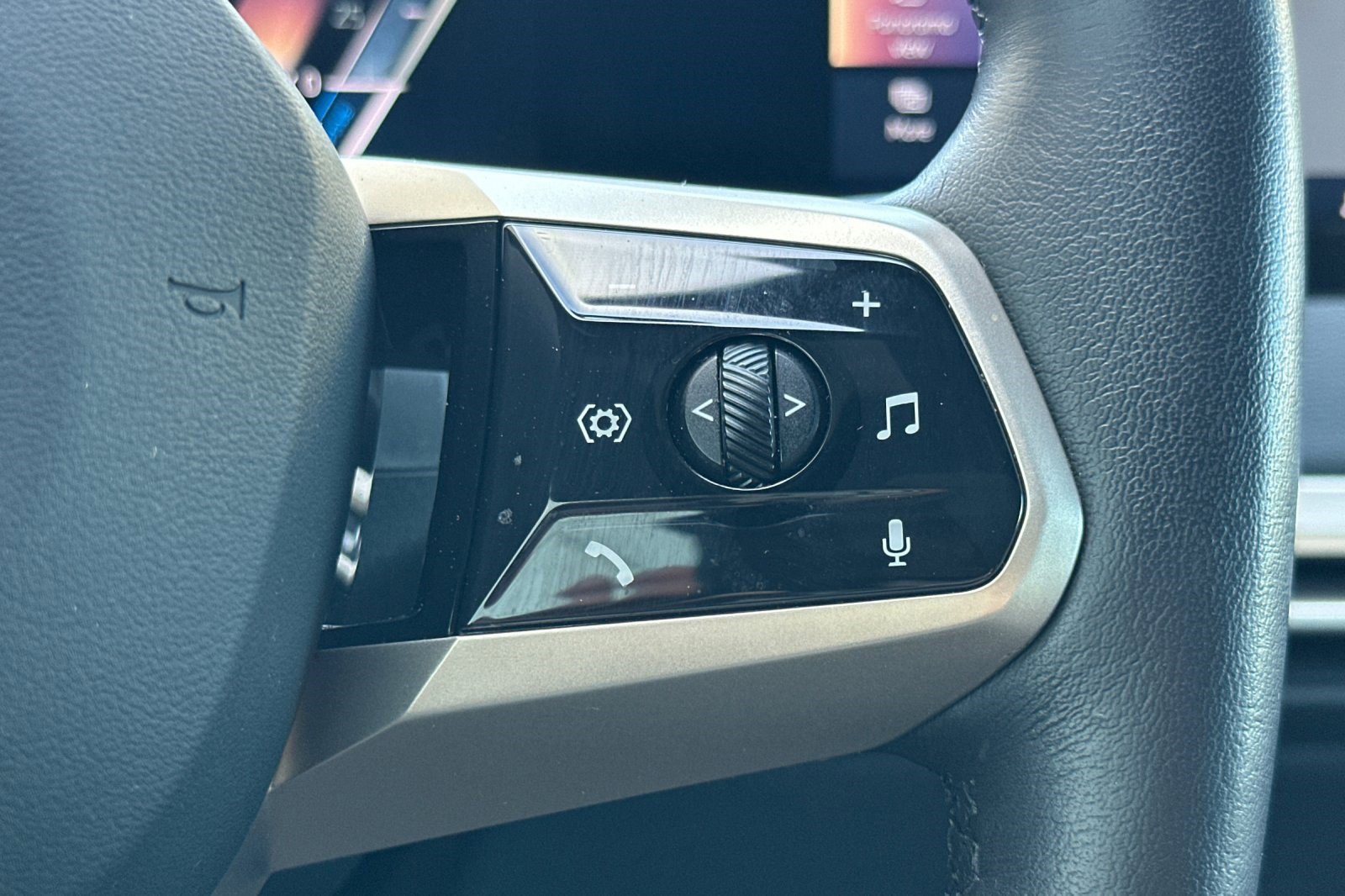 Certified 2024 BMW iX xDrive50 w/ Premium Package image 31