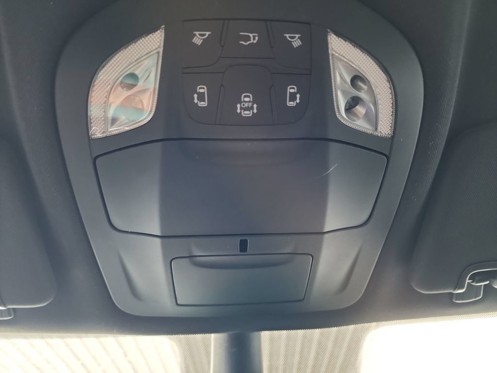 Used 2025 Chrysler Pacifica Select FWD image 33