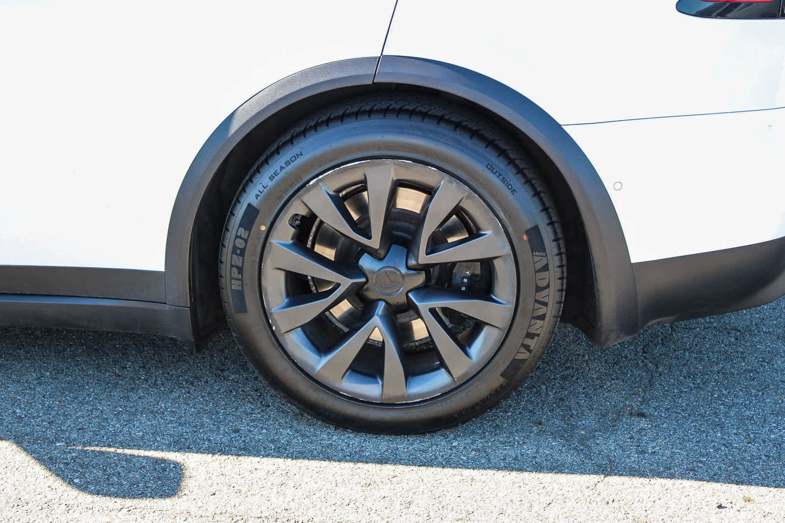 Used 2022 Tesla Model X Plaid image 8