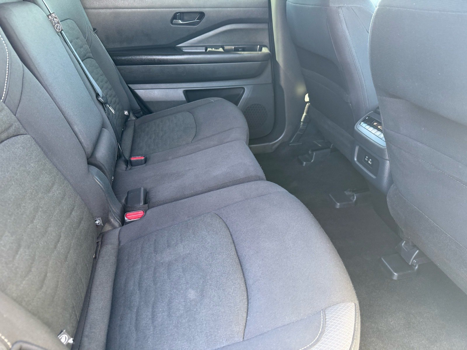Used 2025 Nissan Pathfinder SV AWD/4WD image 29