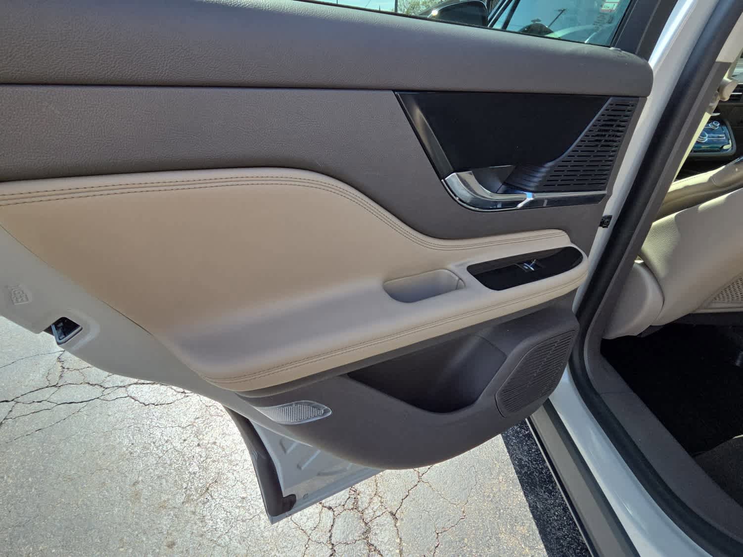 Used 2020 Lincoln Corsair AWD w/ Equipment Group 101A image 14
