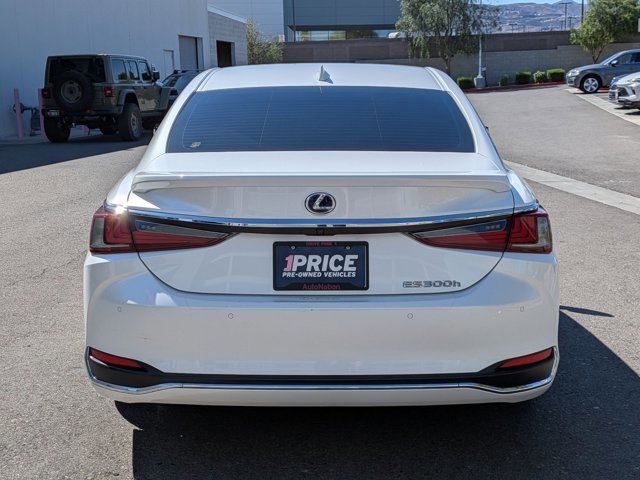 Used 2019 Lexus ES 300h w/ Accessory Package 2 image 6