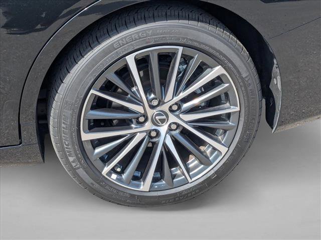 Used 2025 Lexus ES 300h w/ Premium Package image 23