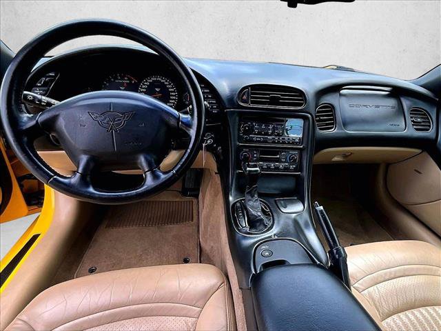 Used 2000 Chevrolet Corvette Coupe w/ Performance Handling Pkg RWD image 16