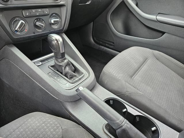 Used 2015 Volkswagen Jetta SE FWD image 23