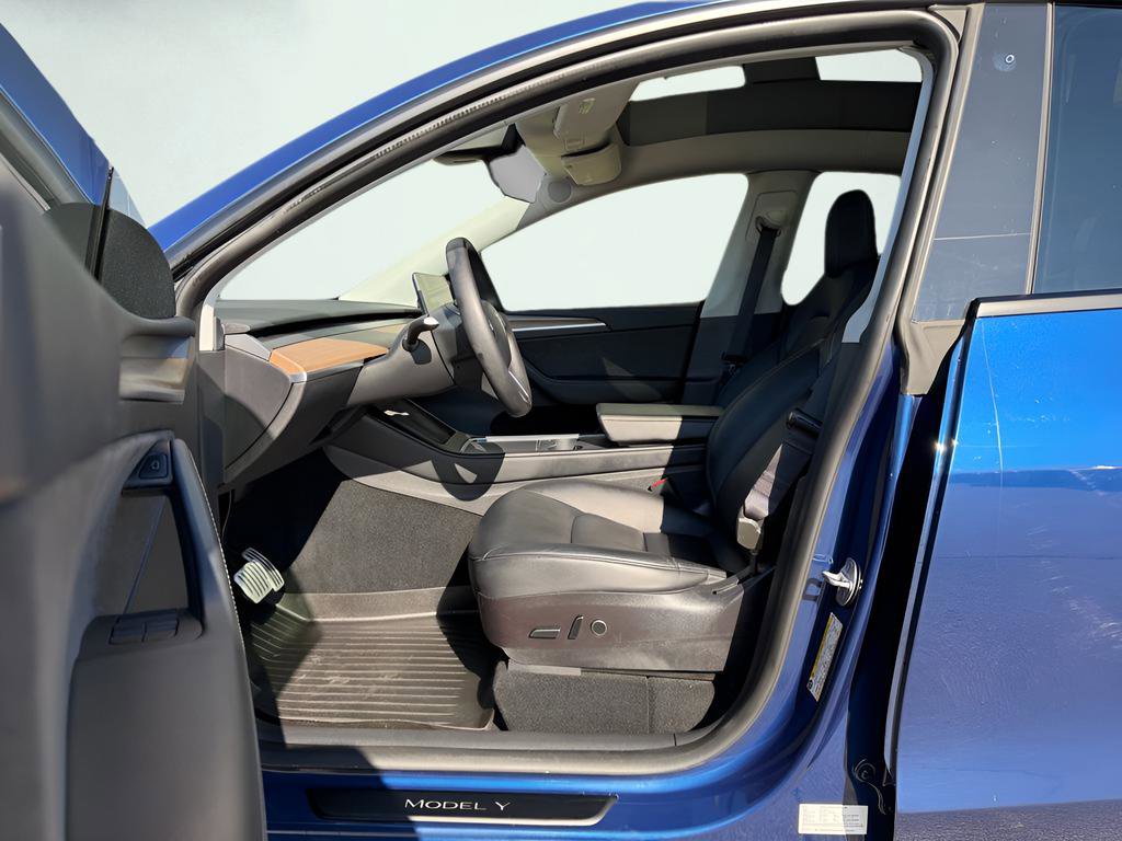Used 2022 Tesla Model Y Performance image 17