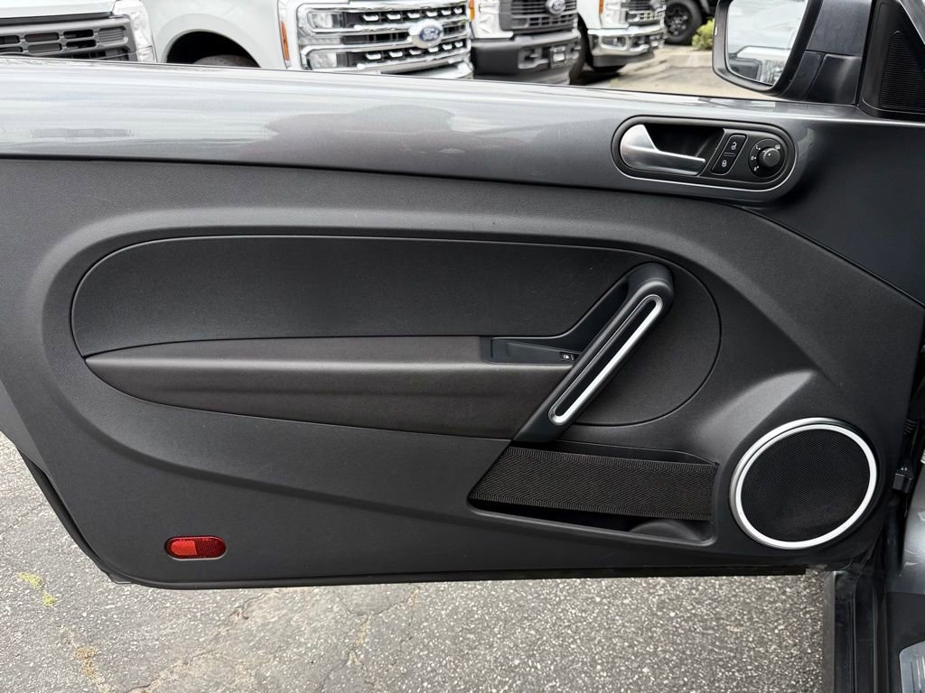 Used 2013 Volkswagen Beetle 2.5 image 14