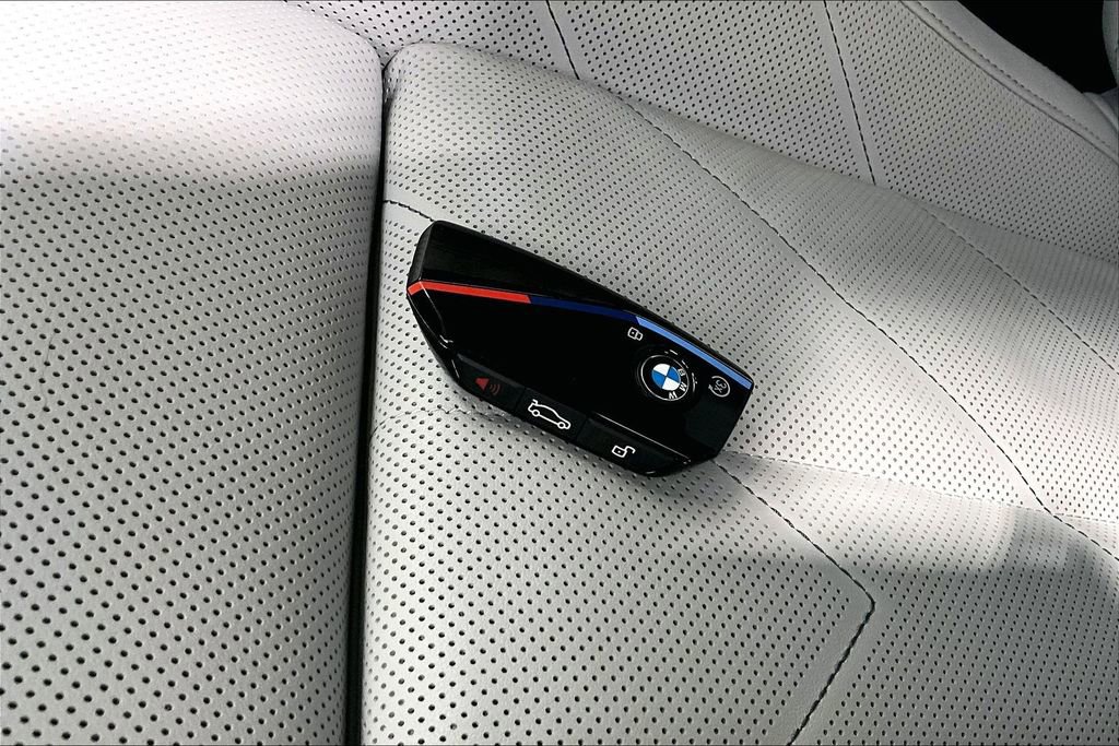 Used 2024 BMW XM AWD/4WD image 10