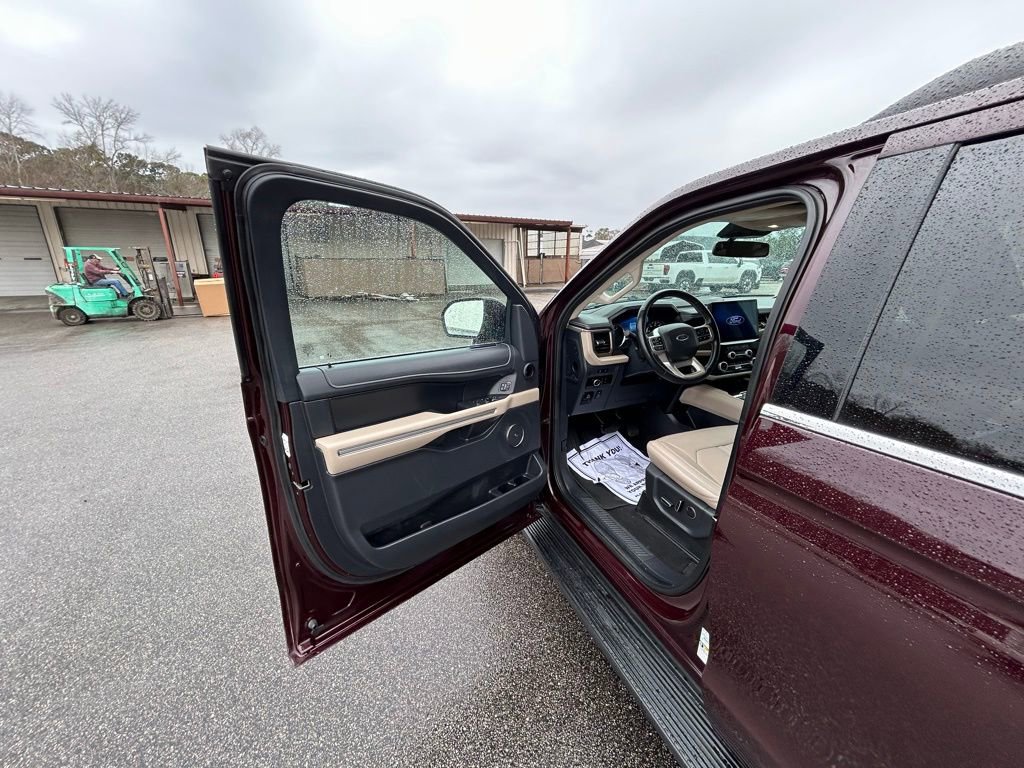 Used 2024 Ford Expedition Max Limited image 29