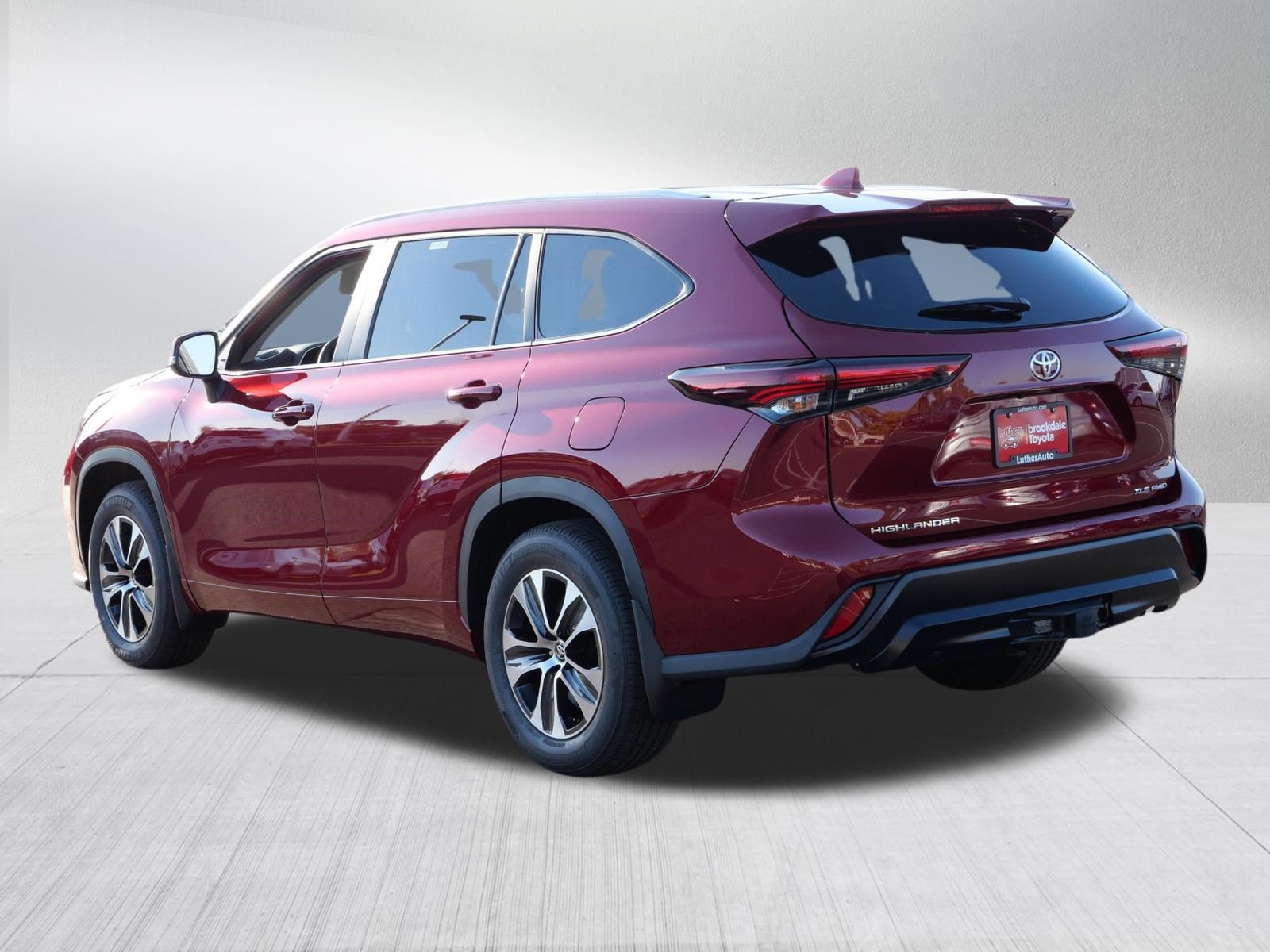 Certified 2026 Toyota Highlander XLE AWD/4WD image 5