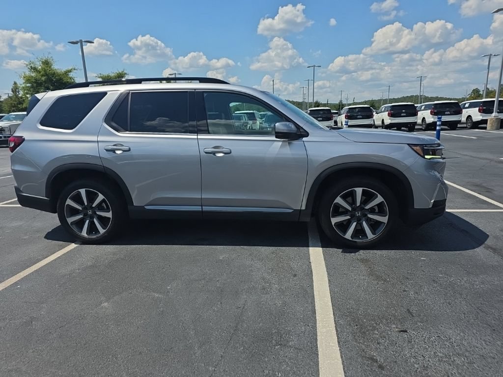 Used 2023 Honda Pilot Touring image 5