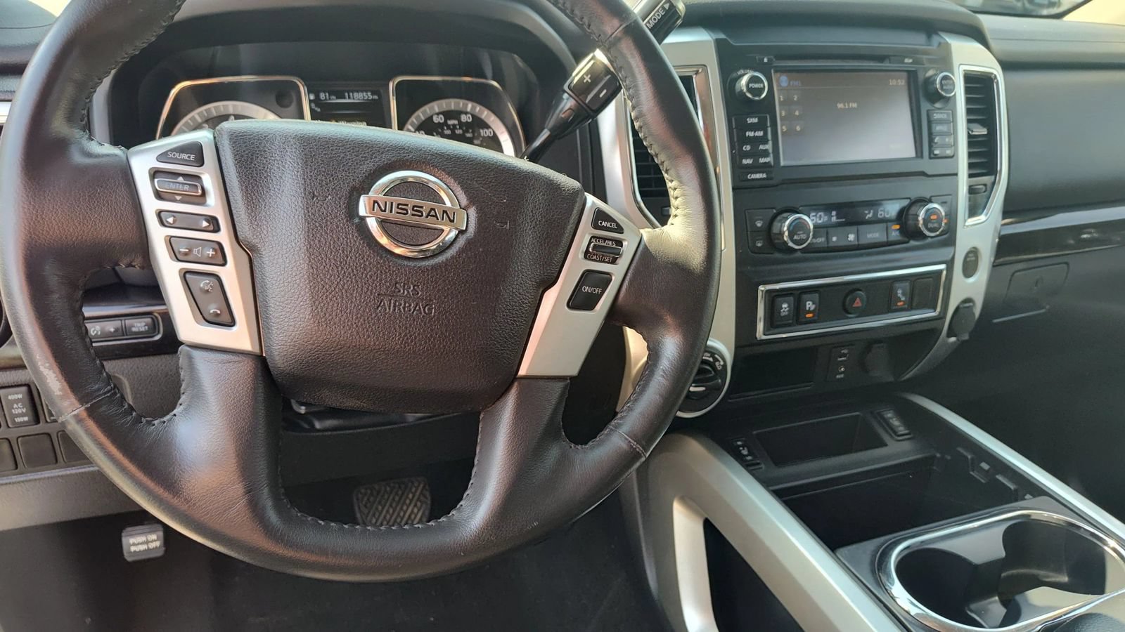 Used 2017 Nissan Titan SV AWD/4WD image 16