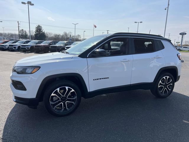 Certified 2023 Jeep Compass Limited image 3