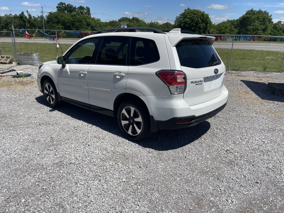 Used 2018 Subaru Forester 2.5i Limited AWD/4WD image 4
