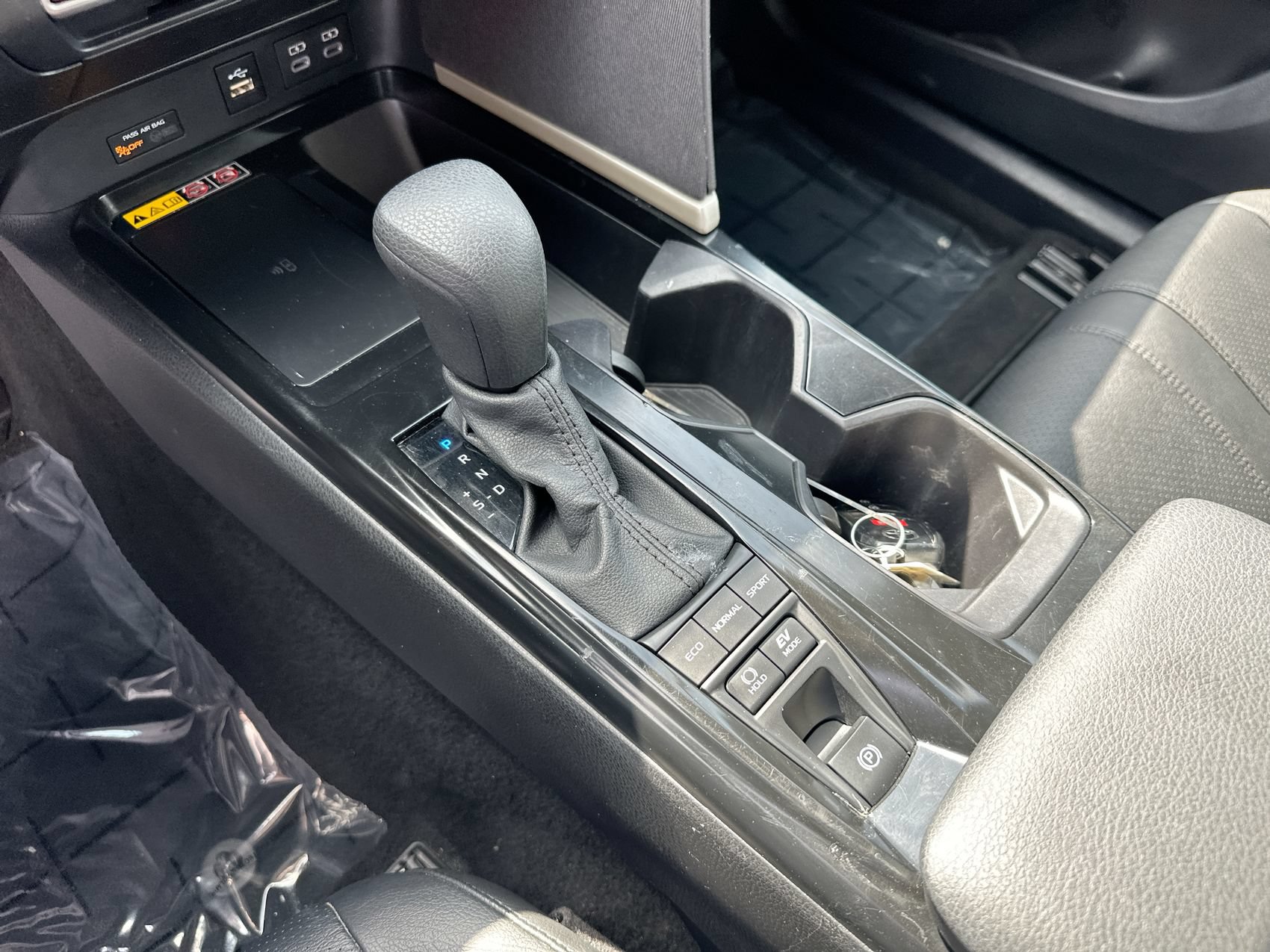Used 2025 Toyota Camry LE FWD image 19