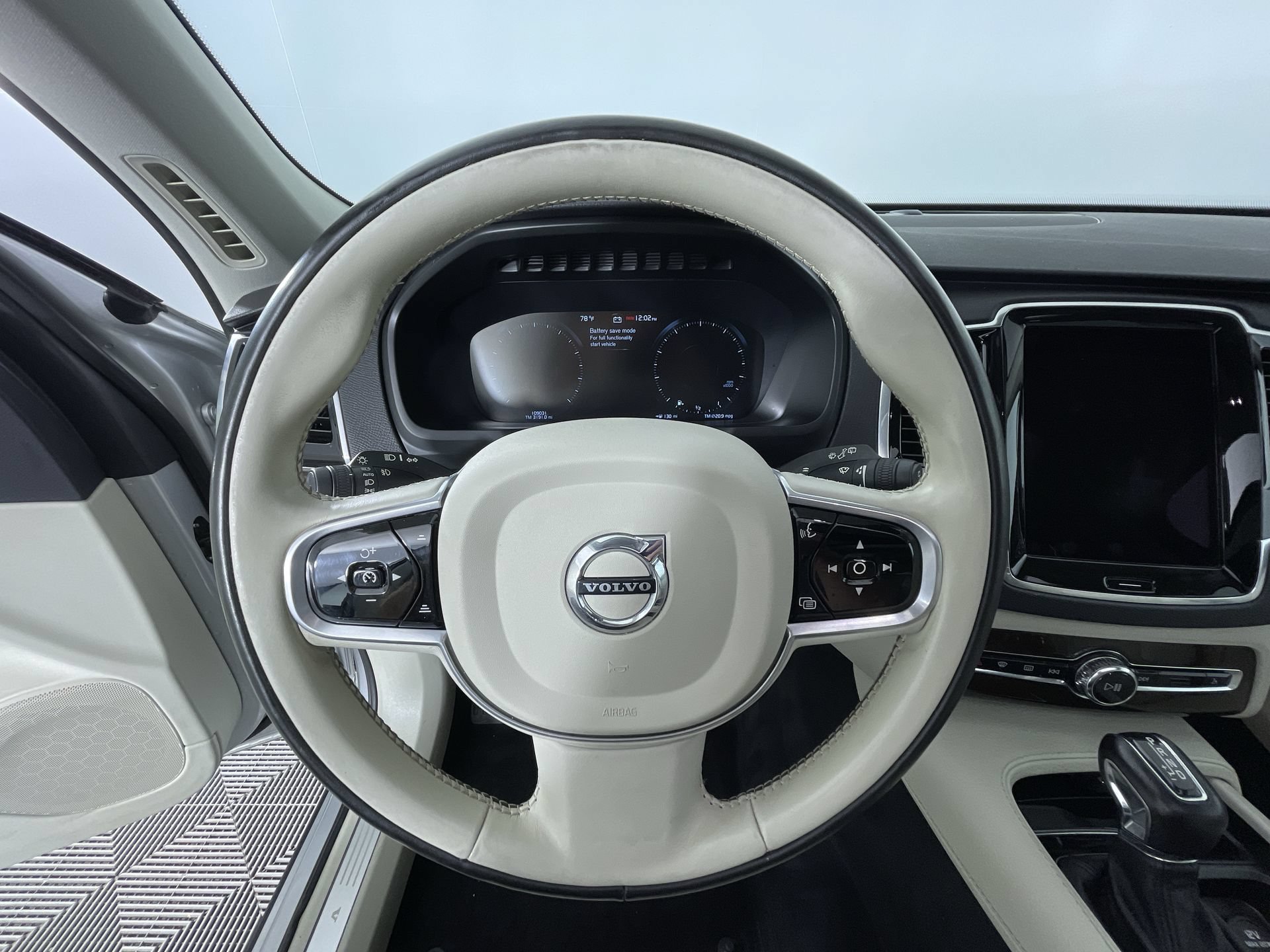 Used 2016 Volvo XC90 T6 Momentum AWD/4WD image 16