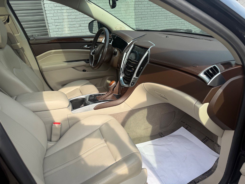 Used 2016 Cadillac SRX Luxury image 10