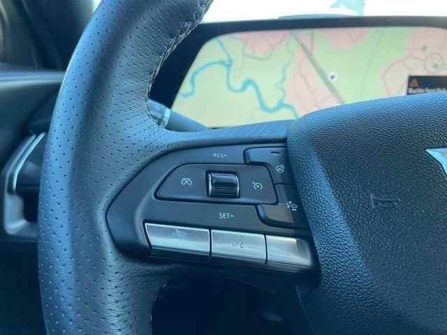 Used 2025 Cadillac XT4 Sport image 9