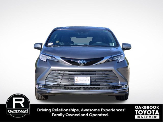 New 2026 Toyota Sienna Limited FWD image 2