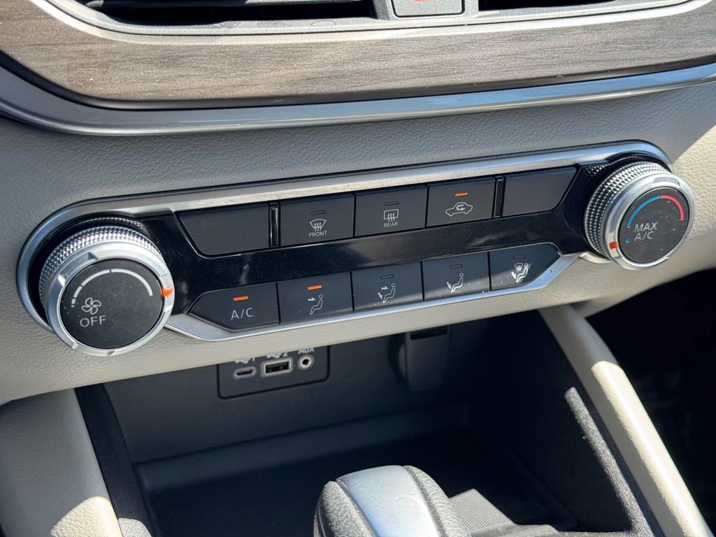 Used 2025 Nissan Altima 2.5 SV FWD image 20