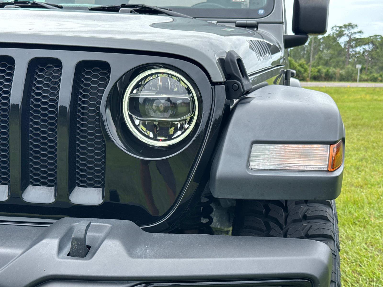 Certified 2021 Jeep Wrangler Sport AWD/4WD image 9