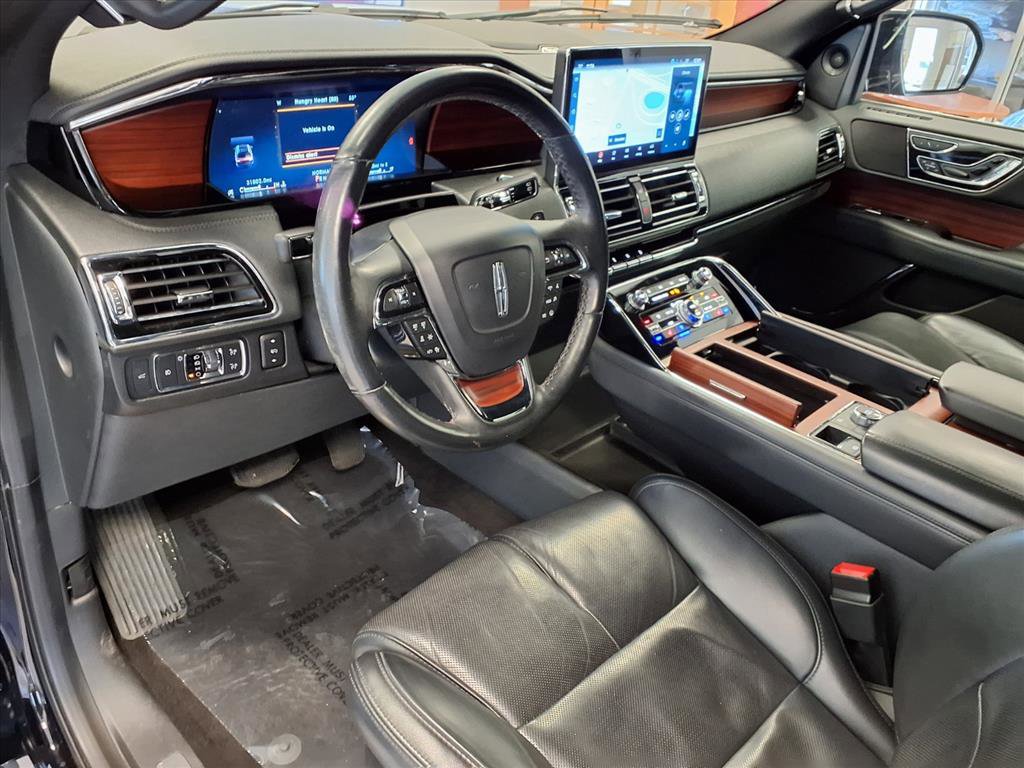 Used 2023 Lincoln Navigator Reserve image 18
