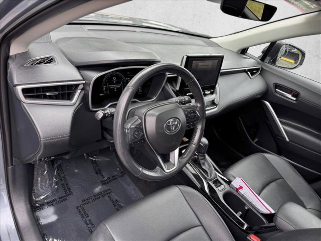 Used 2023 Toyota Corolla Cross XLE w/ Convenience Package AWD/4WD image 12