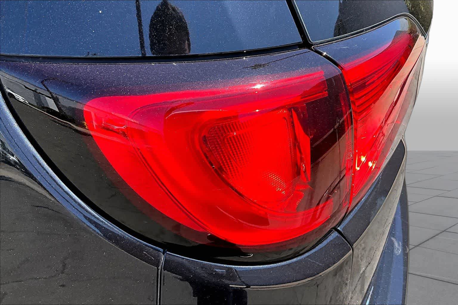Used 2018 Chrysler Pacifica Limited w/ Advanced Safetytec Group FWD image 28