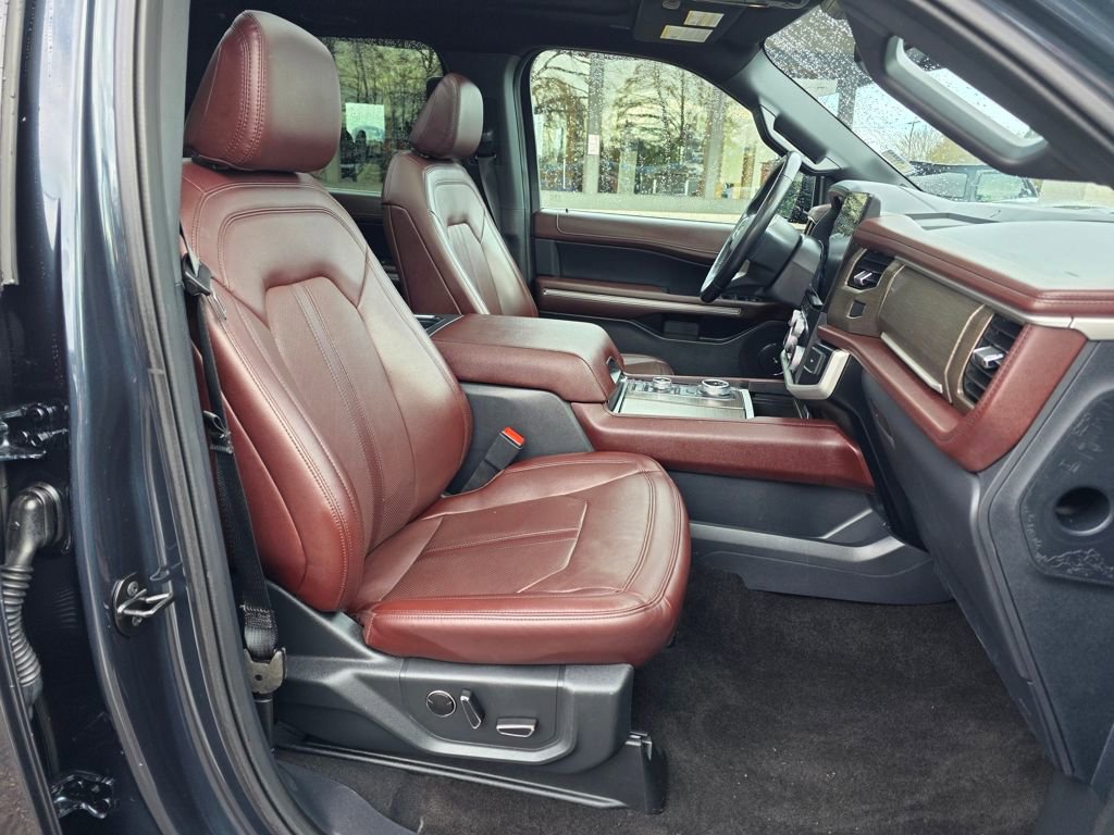Used 2023 Ford Expedition Limited image 32