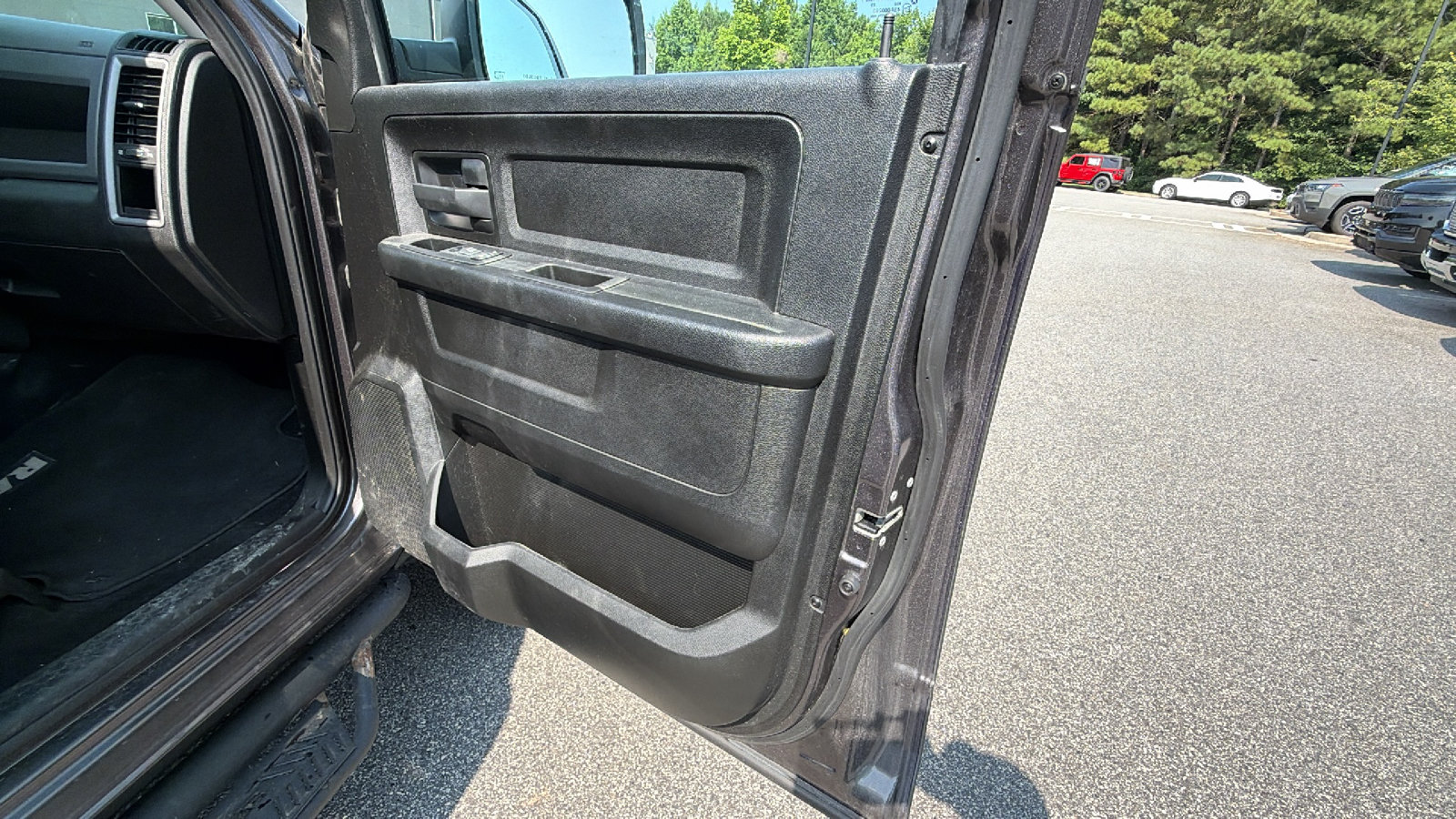 Used 2019 RAM 1500 Express AWD/4WD image 18