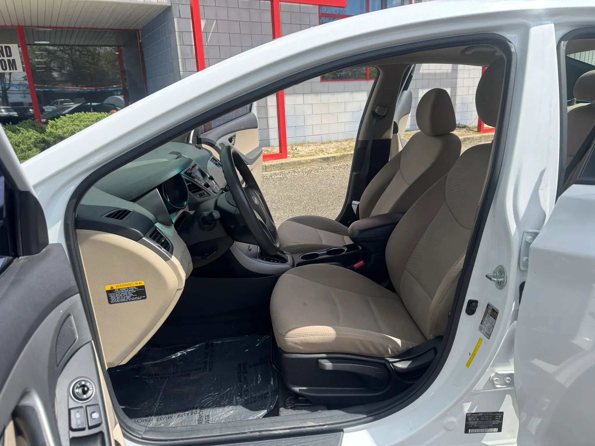 Used 2016 Hyundai Elantra SE FWD image 9