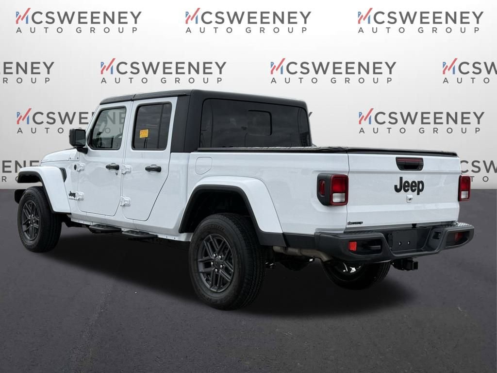 Used 2024 Jeep Gladiator Sport image 3