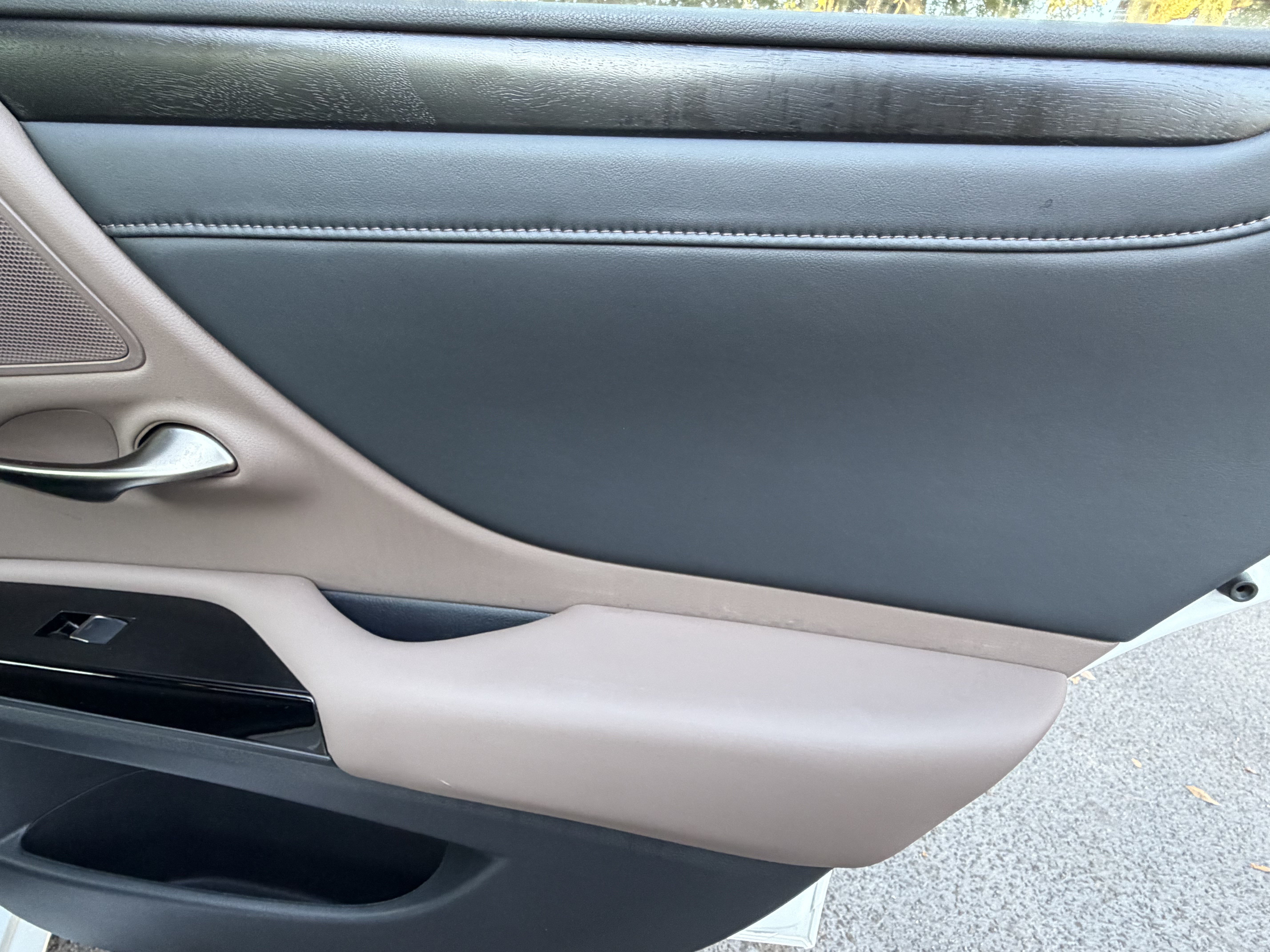 Used 2025 Lexus ES 350 w/ Premium Package FWD image 36