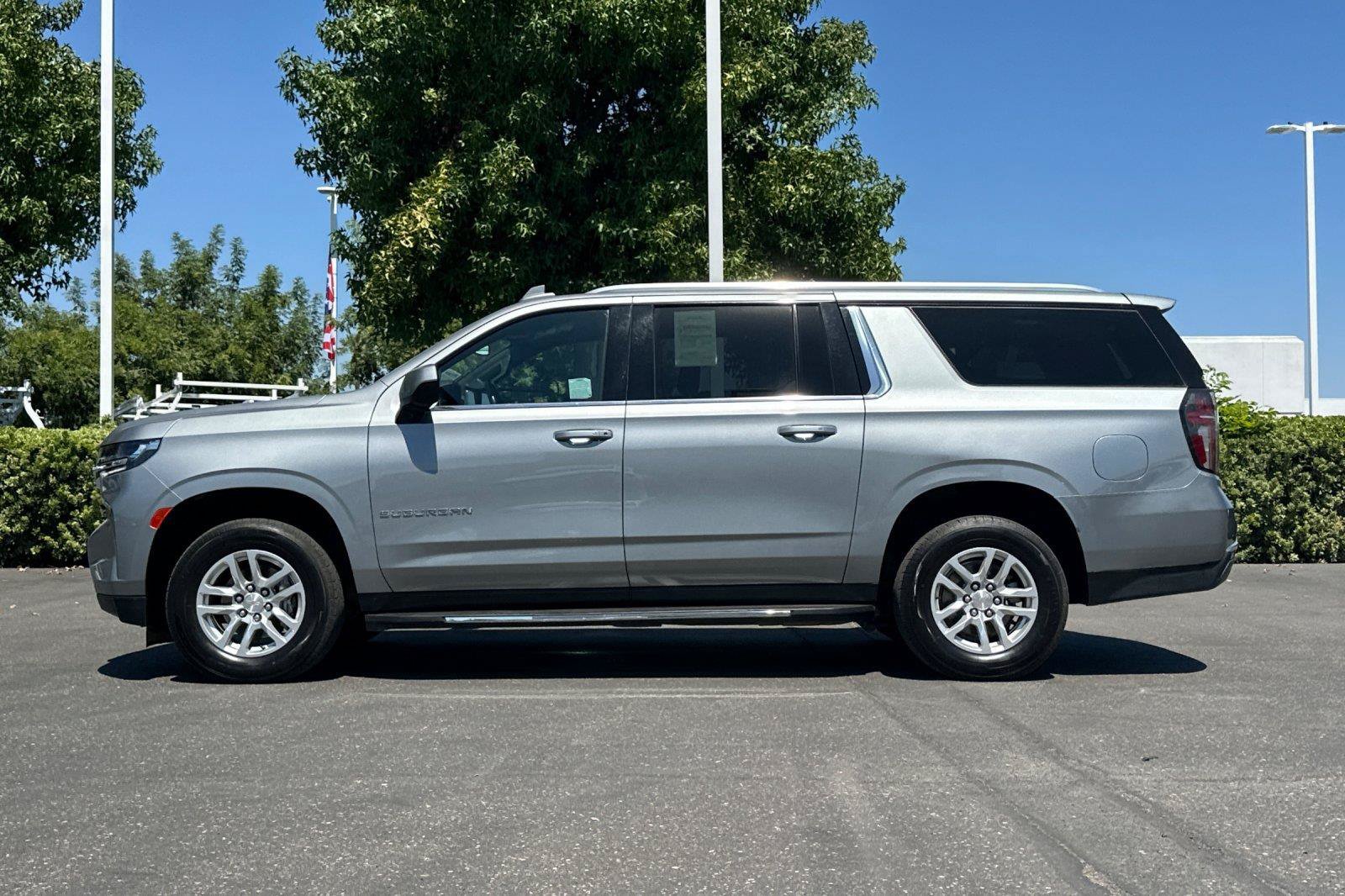 Used 2024 Chevrolet Suburban LT AWD/4WD image 6