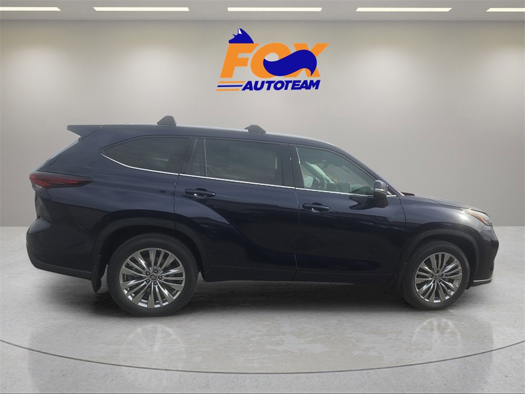 New 2026 Toyota Highlander Platinum image 6