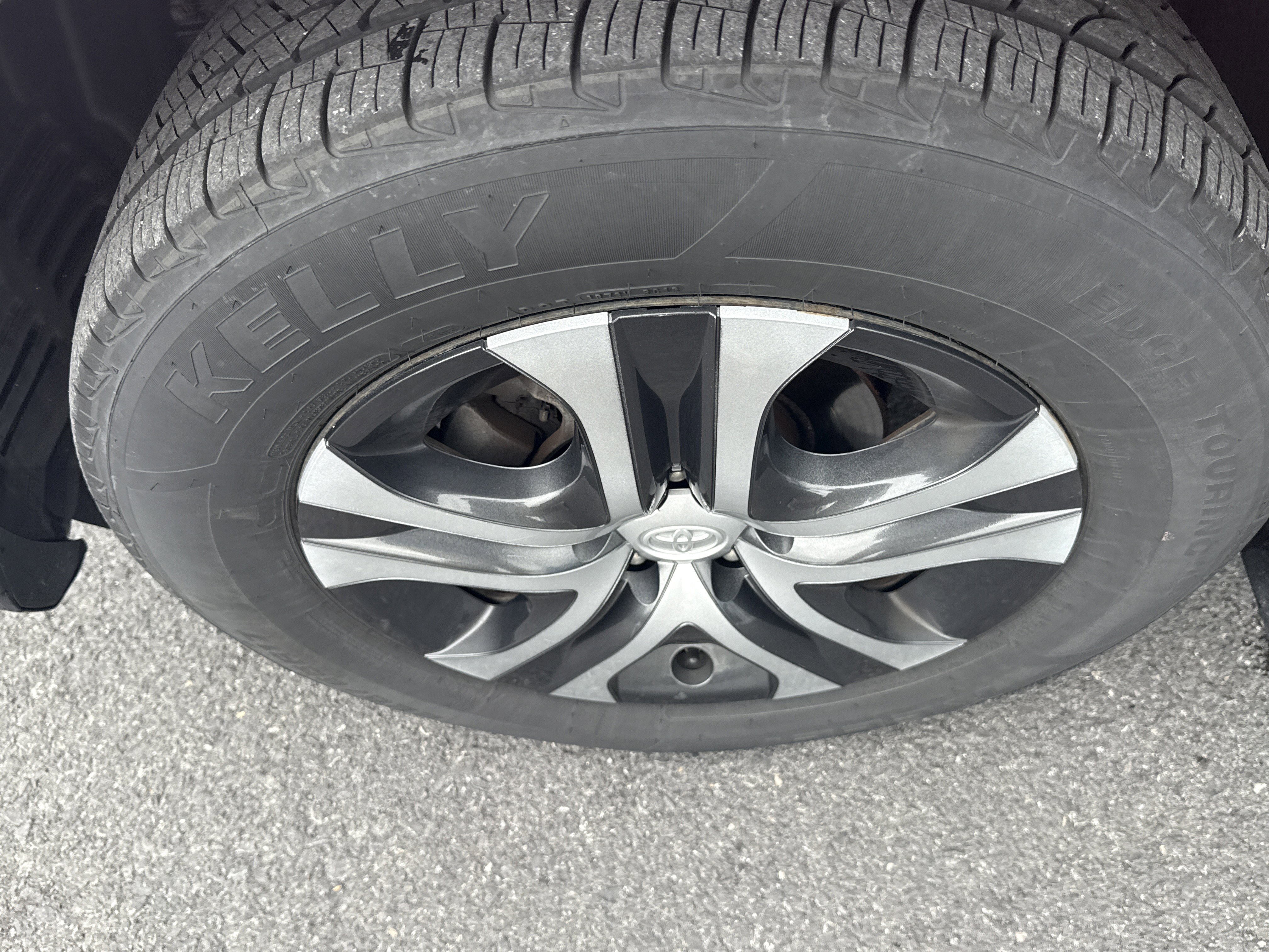 Used 2018 Toyota RAV4 LE w/ All Weather Liner Package AWD/4WD image 8