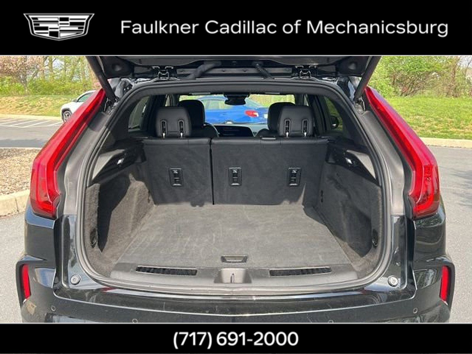 Used 2025 Cadillac XT4 Premium Luxury image 39