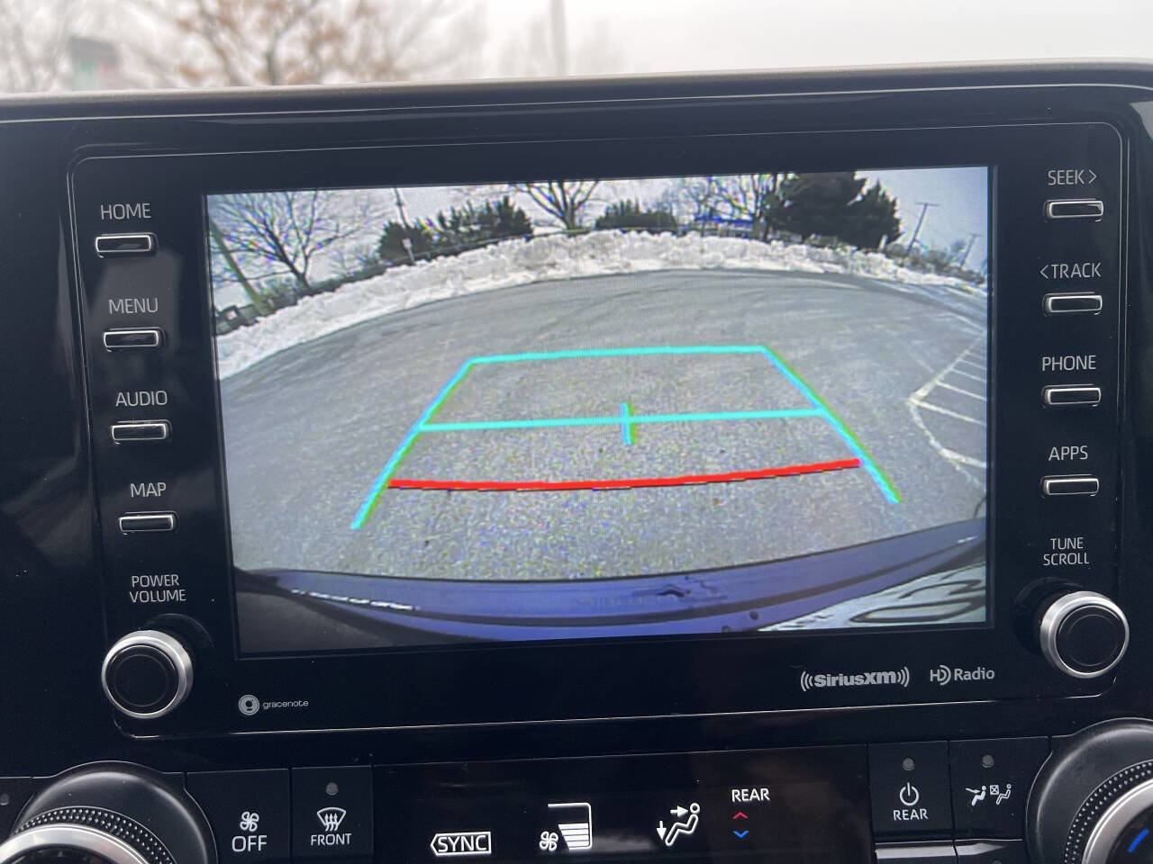 Used 2021 Toyota Highlander XLE image 20